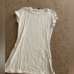 White fitted T-shirt